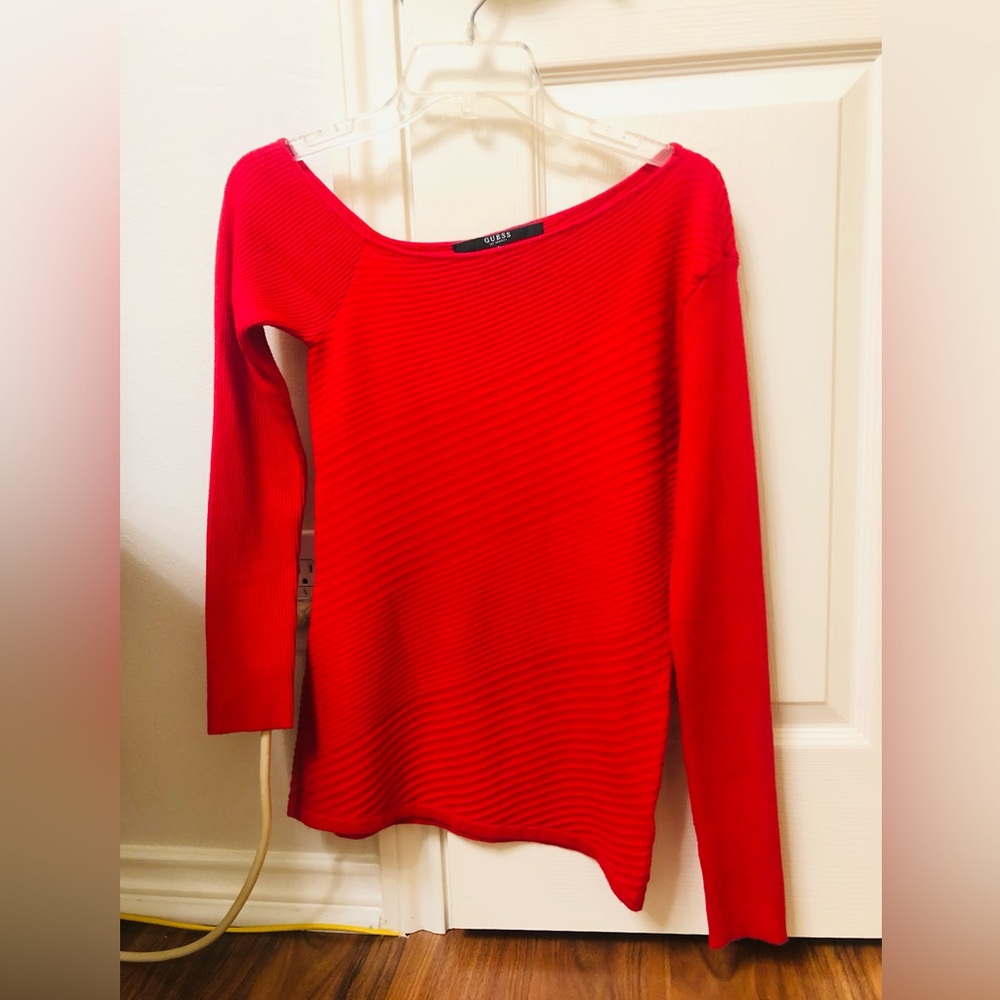 Guess Off-the-Shoulder Red Sweater Size SMALL good condition